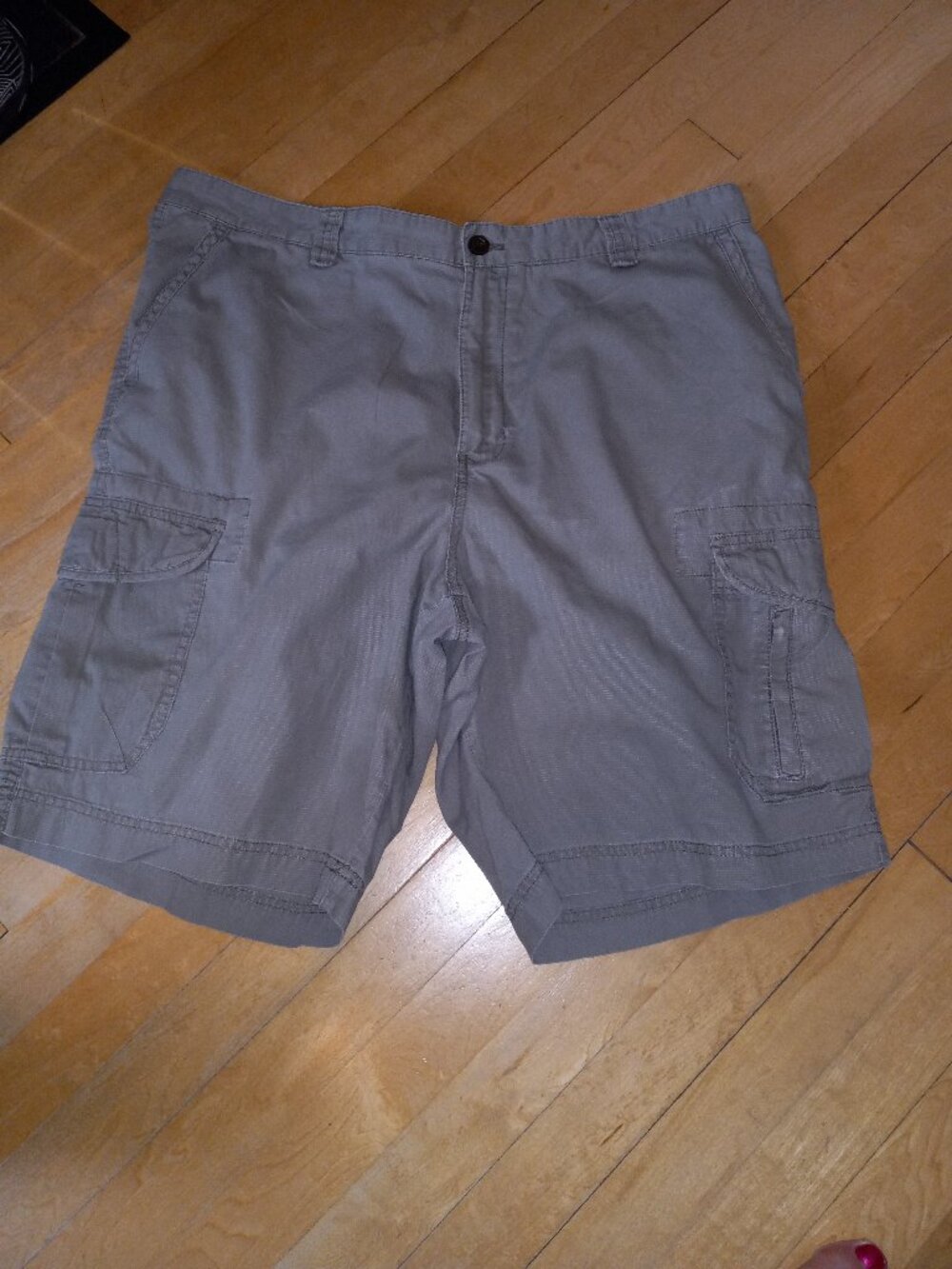 Men's Chap's Cargo Light Olive/Army Green Shorts, Short Pants Size 38 Cotton